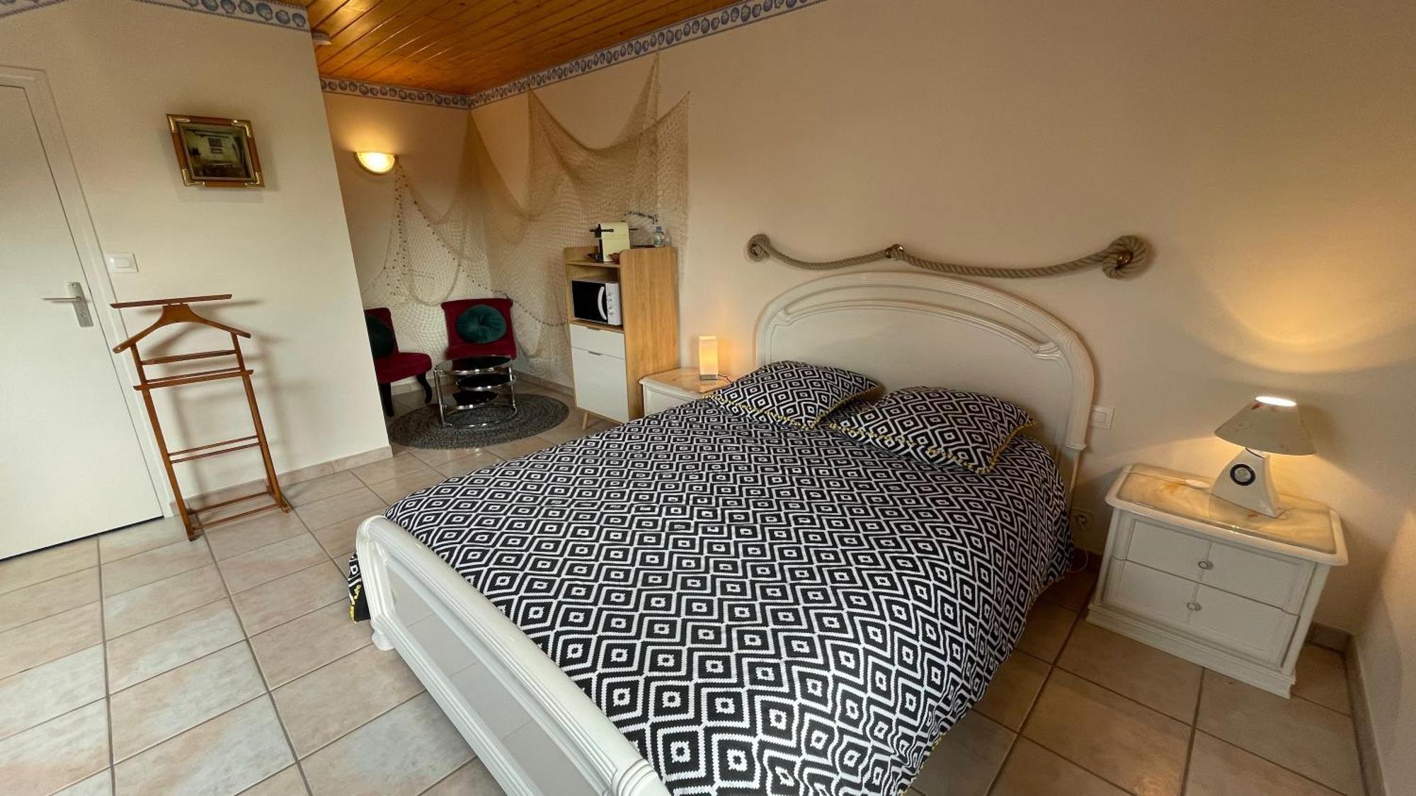 Chambres D'Hotes Les Tilleuls Poullaouen Buitenkant foto