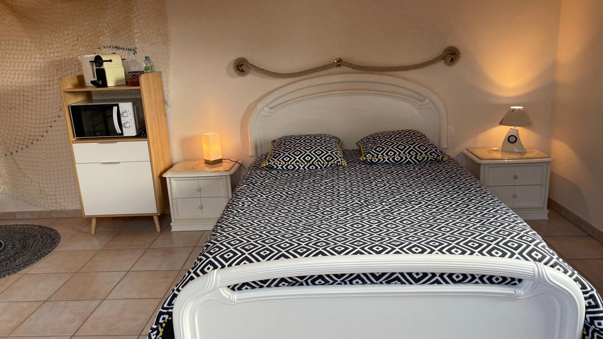 Chambres D'Hotes Les Tilleuls Poullaouen Buitenkant foto