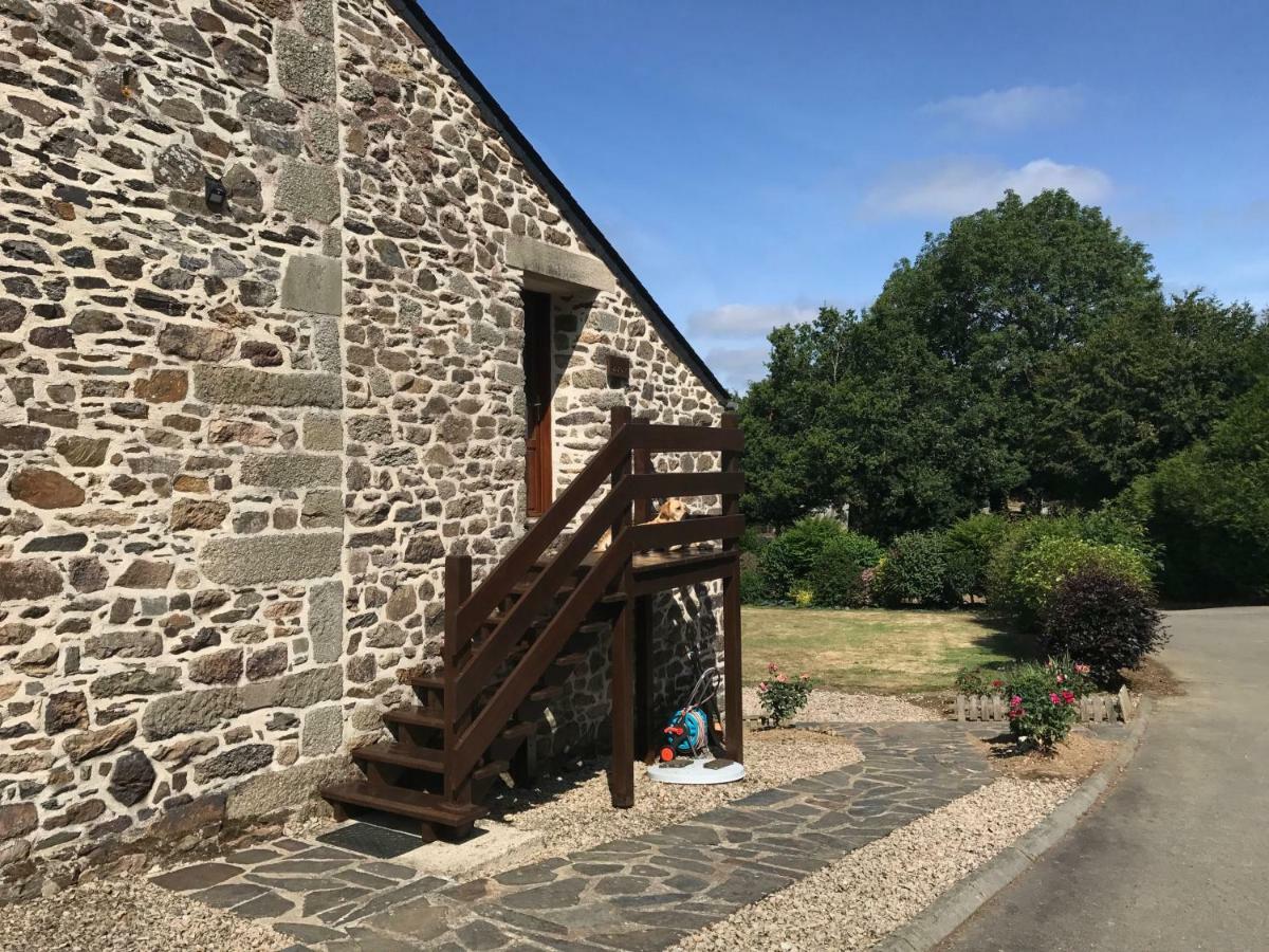Chambres D'Hotes Les Tilleuls Poullaouen Buitenkant foto